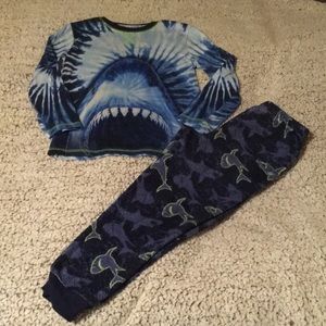 Boys 2 piece tie dye shark pajamas